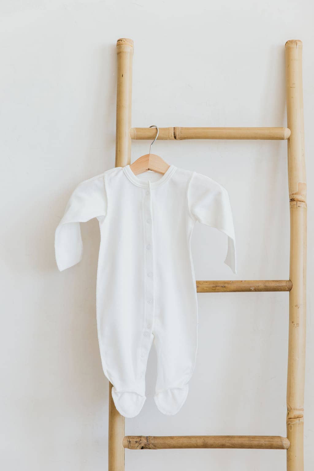 Newborn Romper (Outside seam and anti scratches)