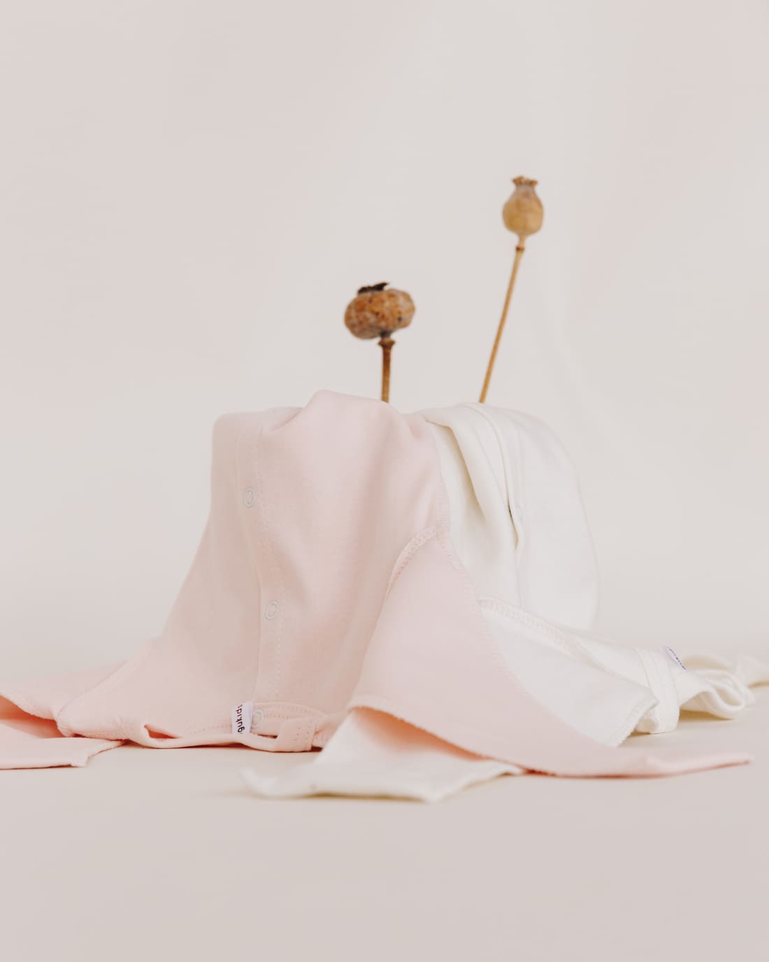 Newborn Romper (Outside seam and anti scratches)