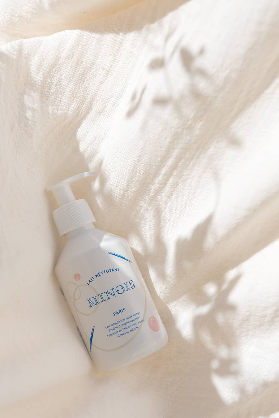 Cleansing milk
Very gentle cleansing milk for the face