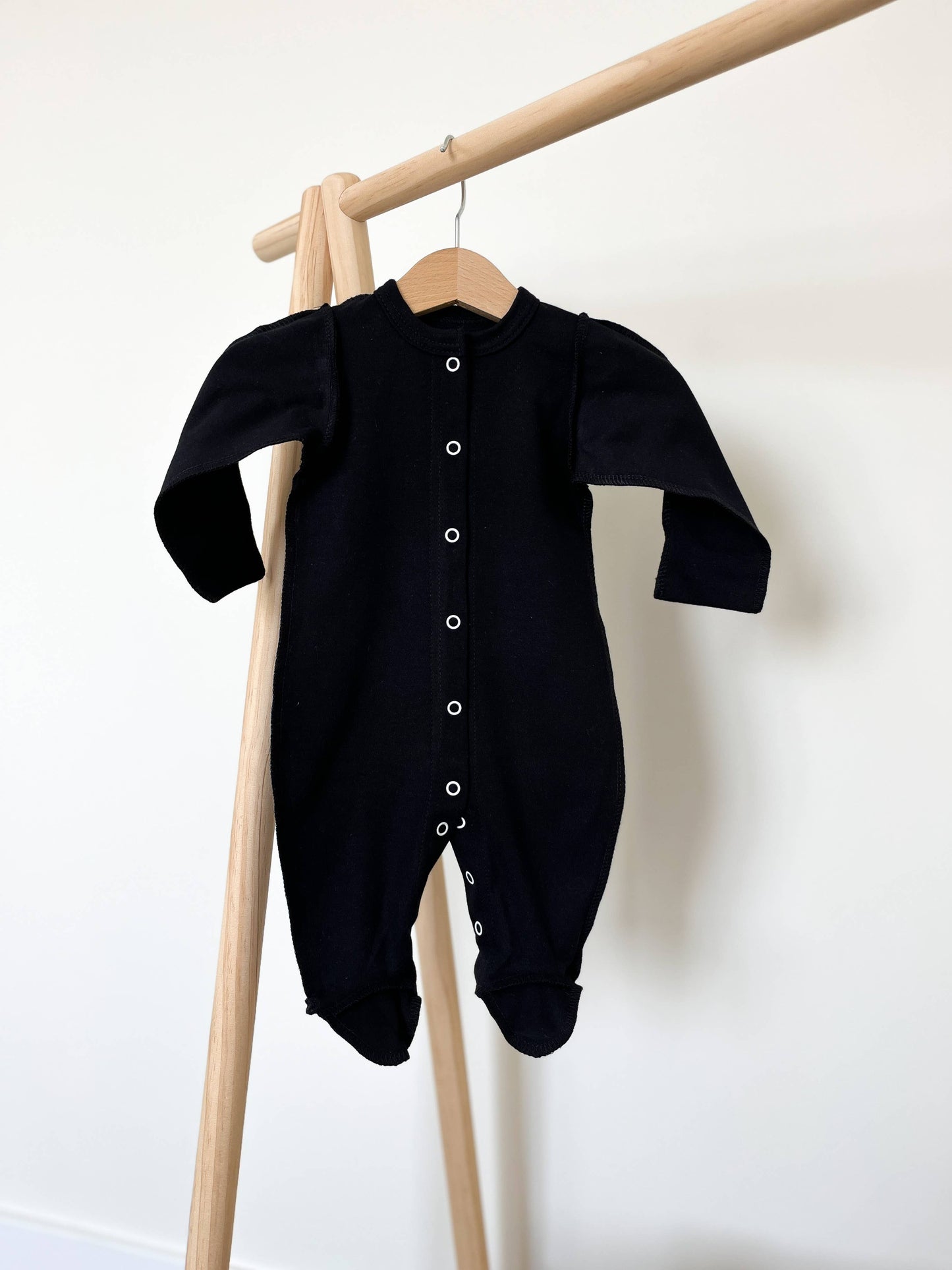 Newborn Romper (Outside seam and anti scratches)
