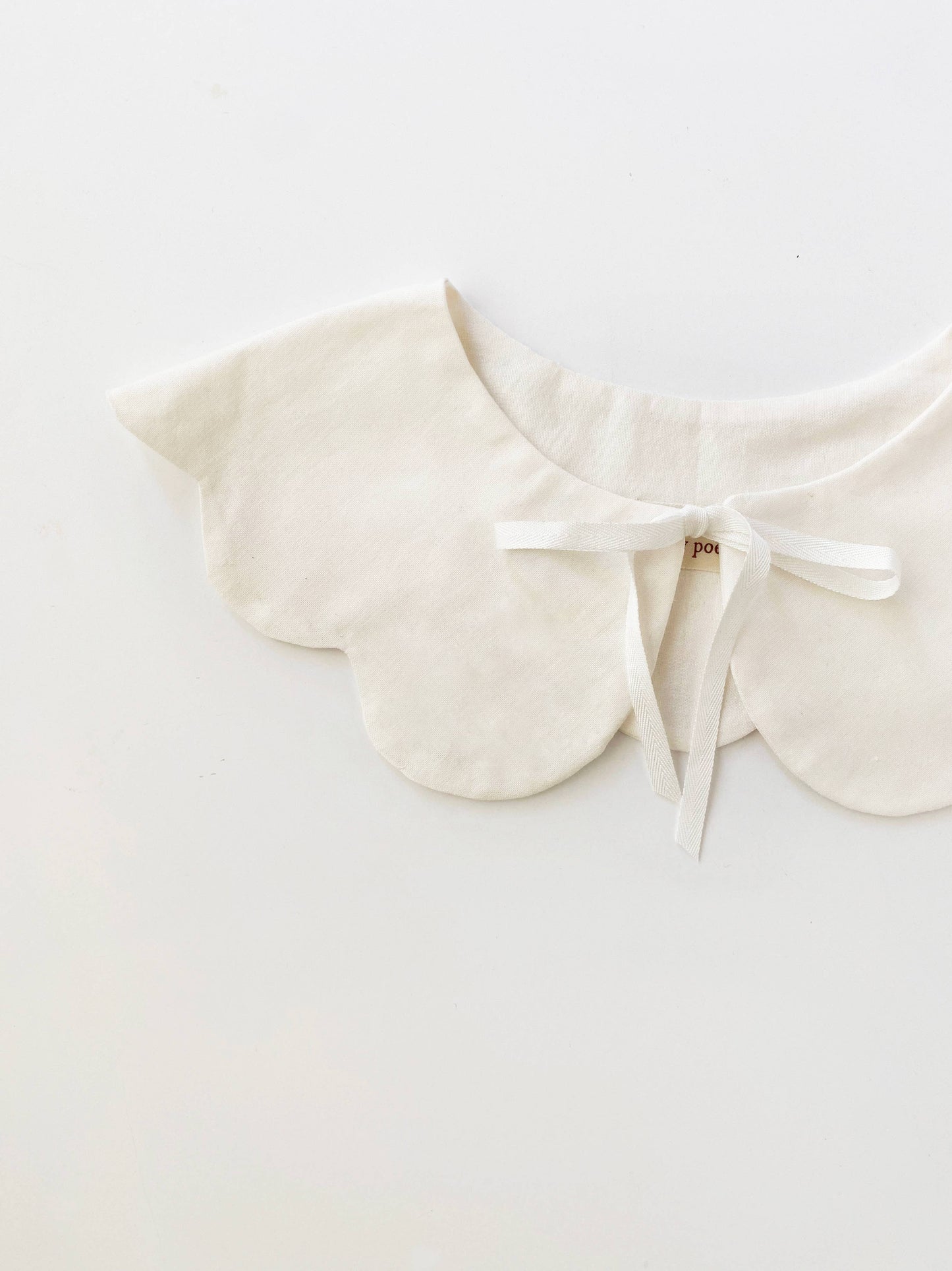 Cursive Collar, Au Lait