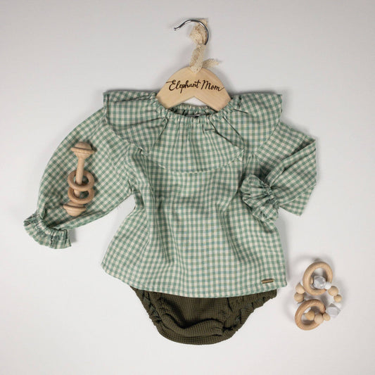 Green plaid round collar and bloomer outfit