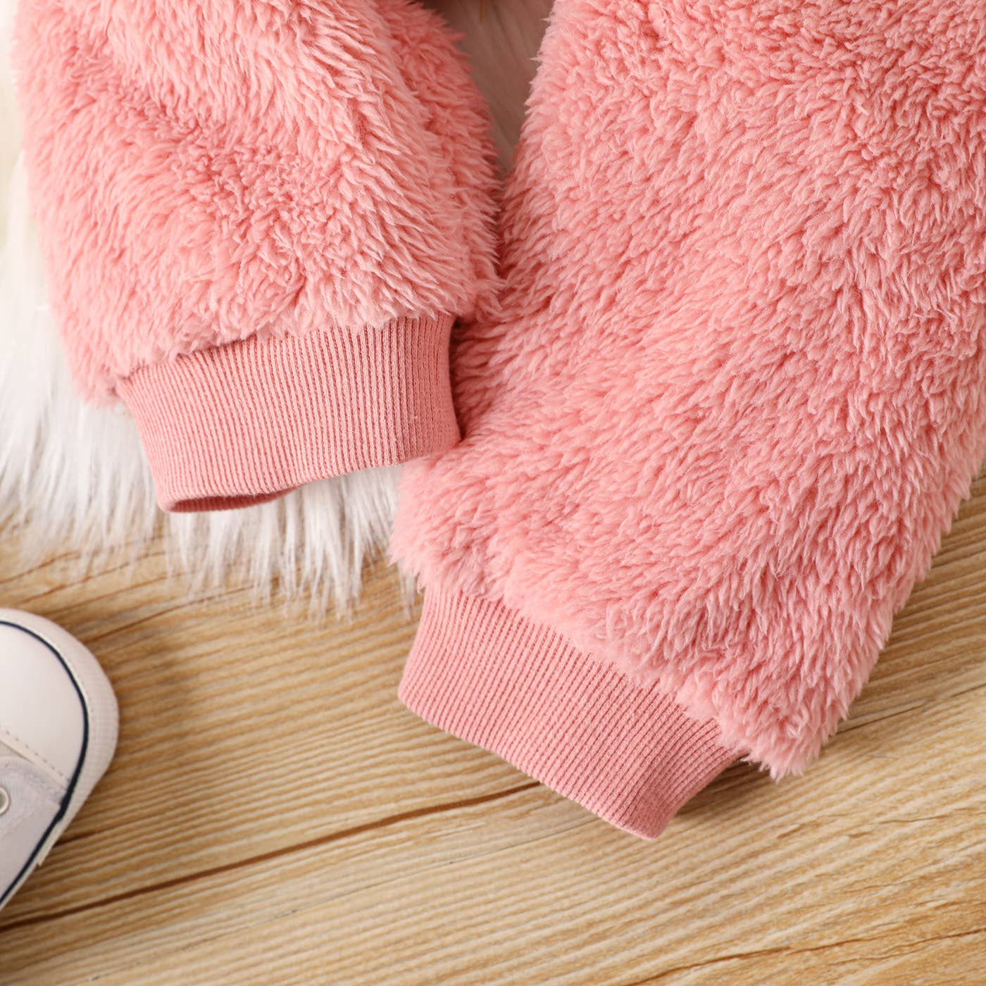 PatPat - 2pcs Baby Boy/Girl Thermal Fuzzy  Pullover and Pants Set: Pink / 9-12 Months