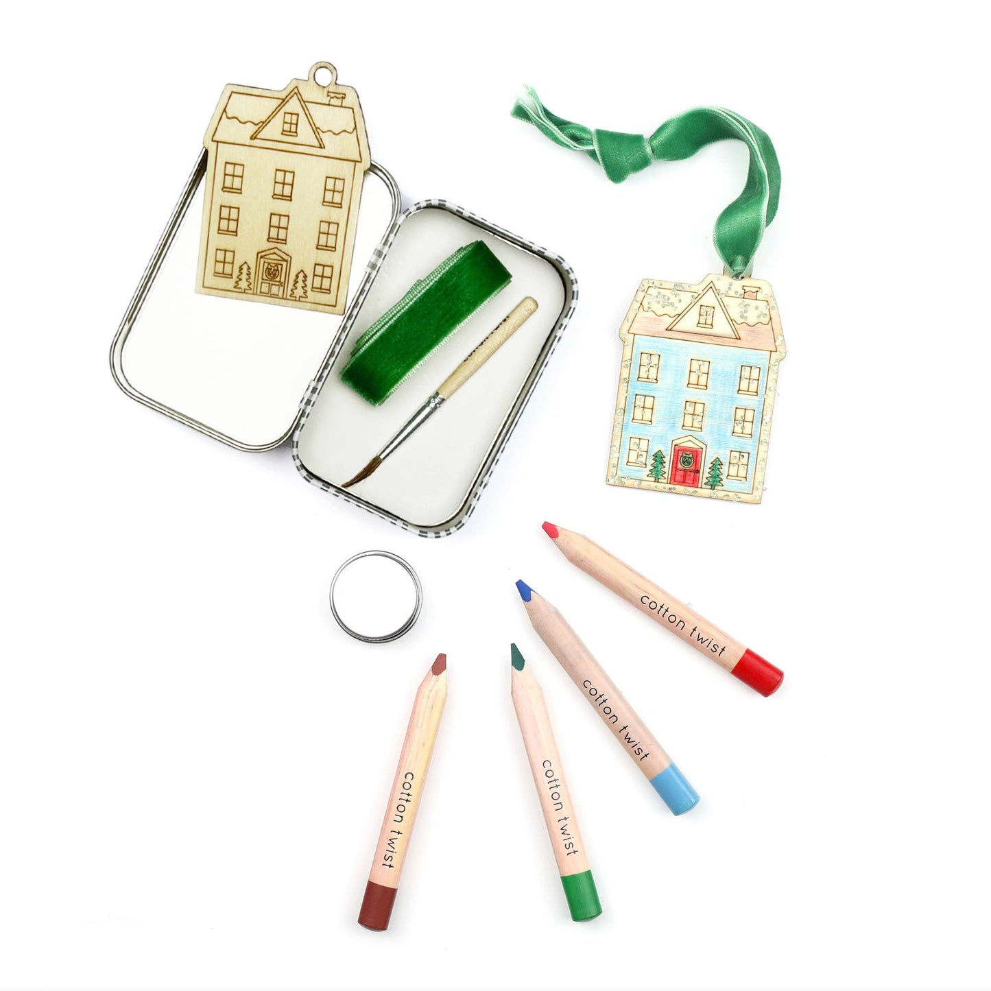 Make Your Own Christmas Dollhouse Decoration