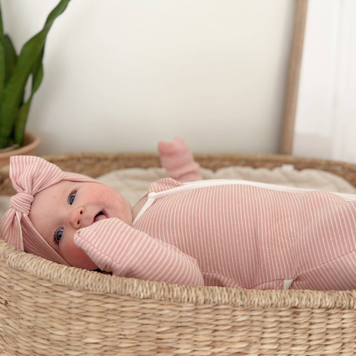 Meemo Jeemo - Organic Cotton Striped Peek-A-Poo Pajama in Pink: 6-12 Months