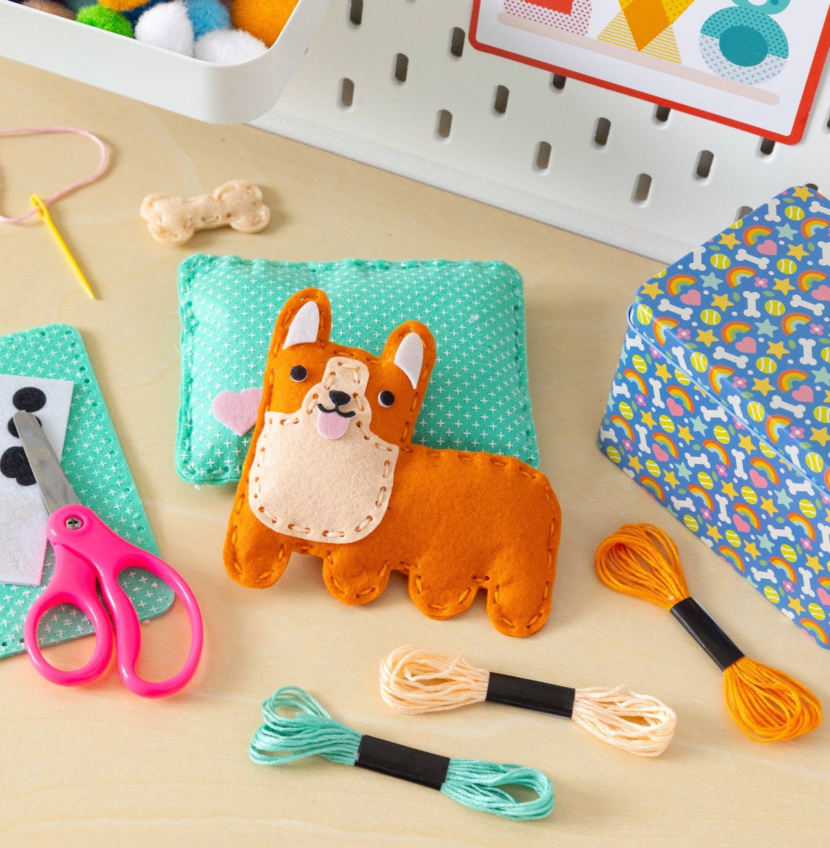 Chronicle Books - Mini Craft Kit: Pocket Pet Corgi