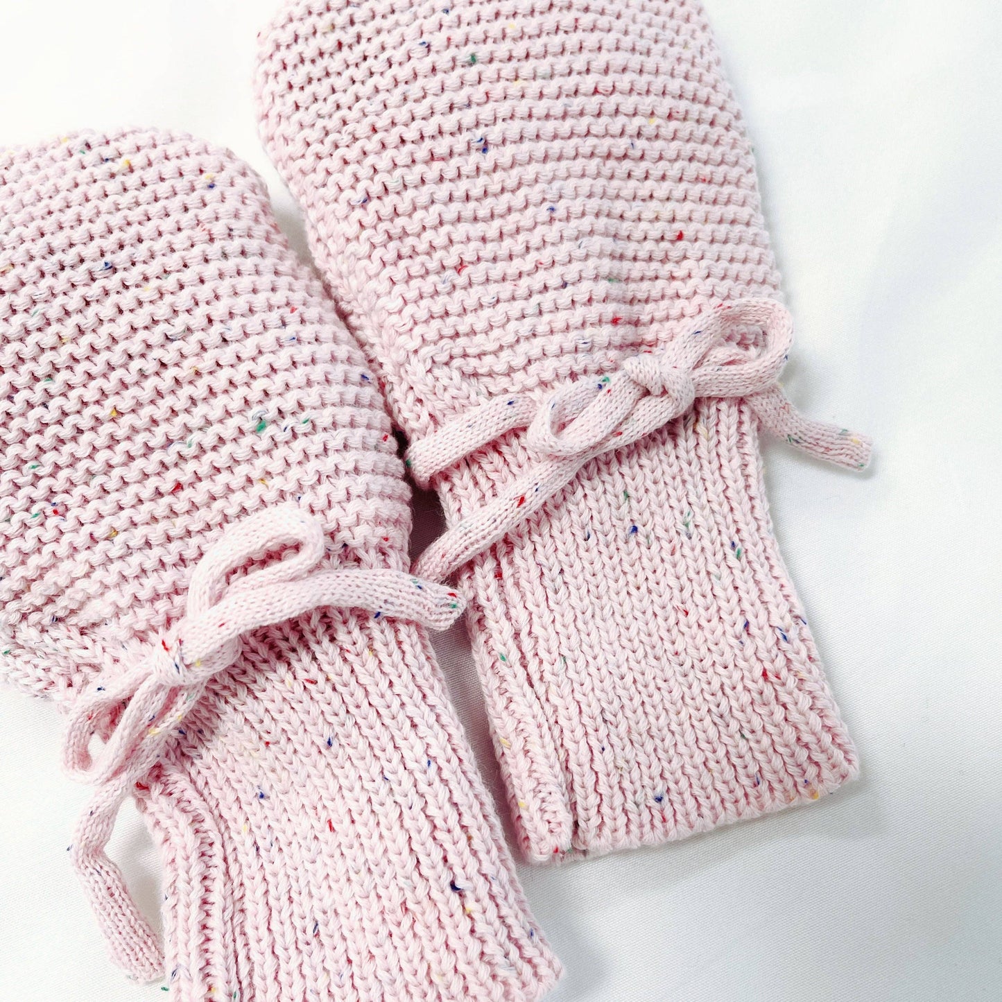 Knit Mitts - Strawberry