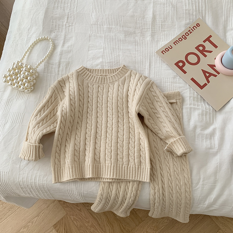 Knitted set