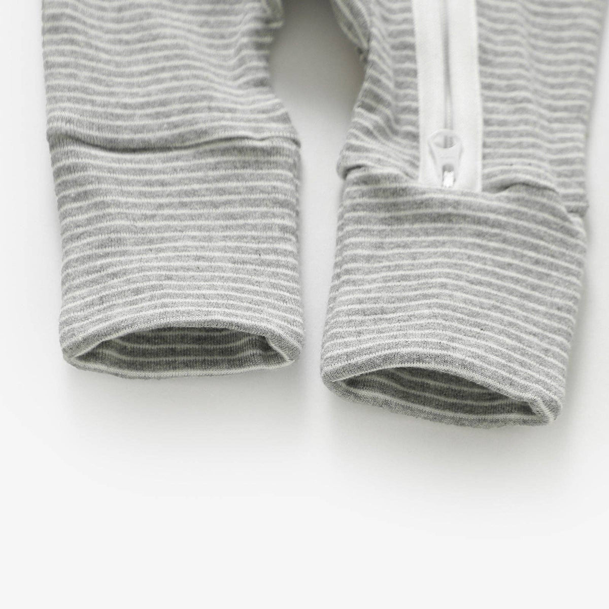 Meemo Jeemo - Organic Cotton Striped Peek-A-Poo Pajama in Light Grey: 6-12 Months